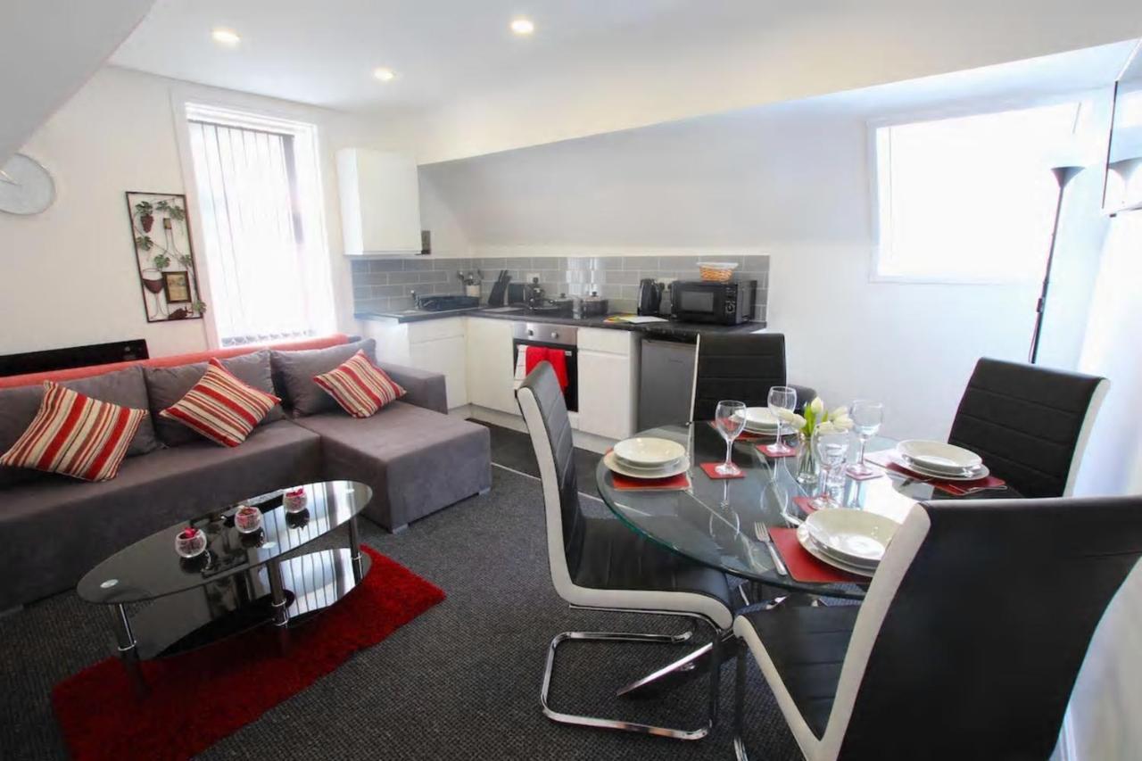 Coast Accommodation Station Road Apartments Blackpool Esterno foto
