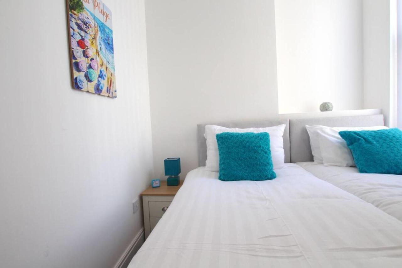 Coast Accommodation Station Road Apartments Blackpool Esterno foto