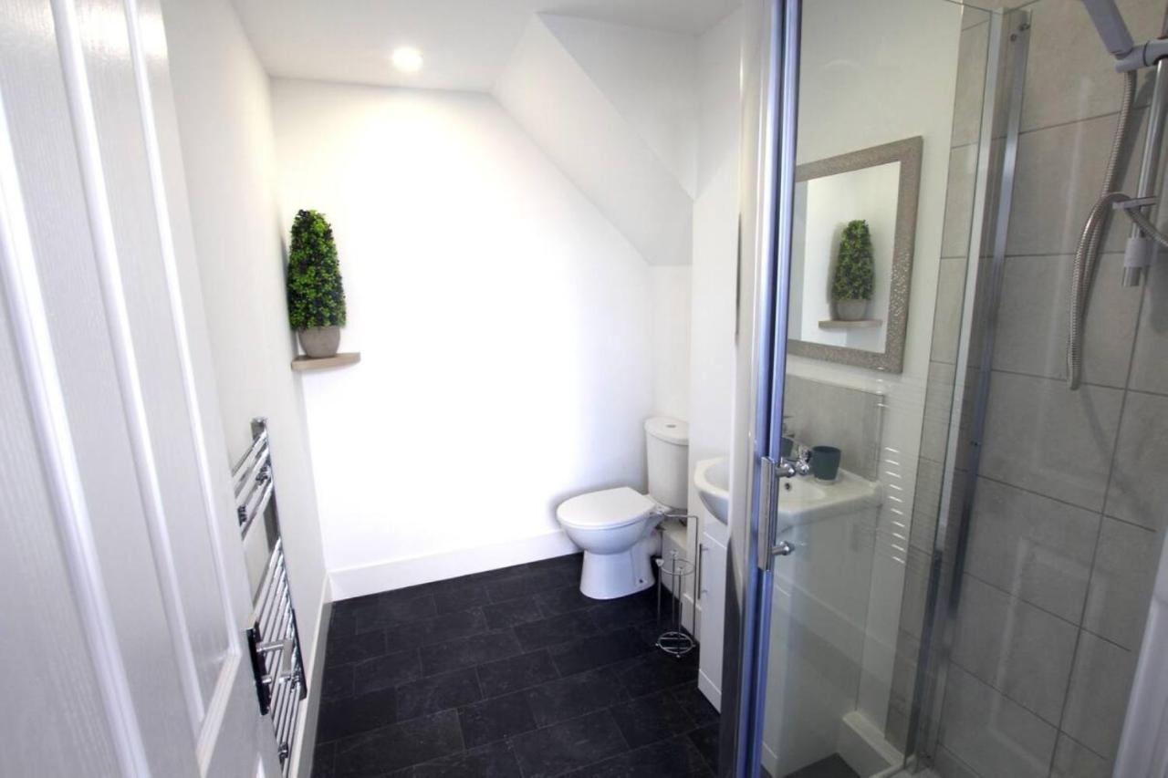 Coast Accommodation Station Road Apartments Blackpool Esterno foto