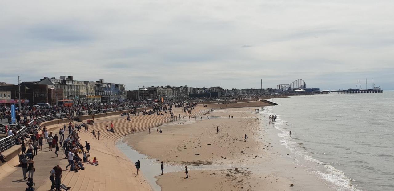 Coast Accommodation Station Road Apartments Blackpool Esterno foto
