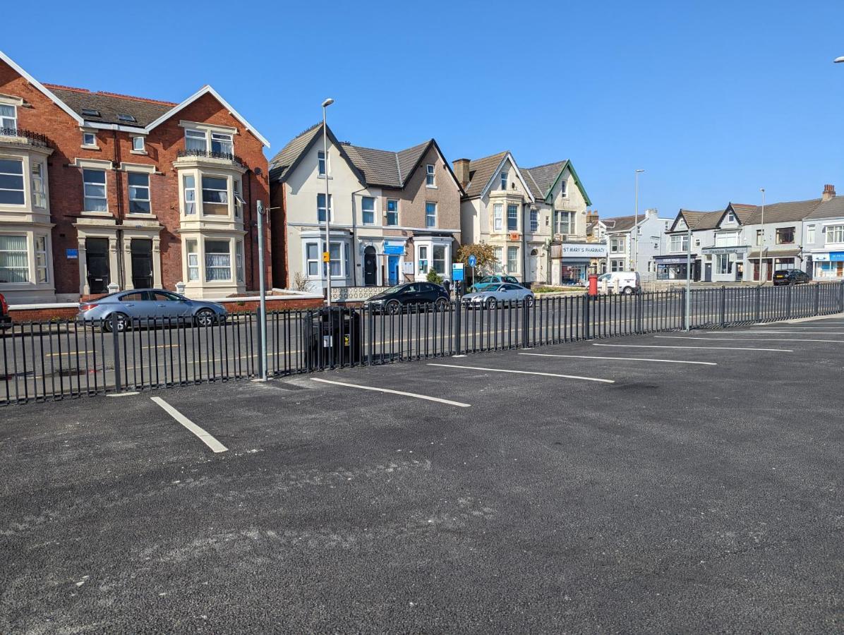 Coast Accommodation Station Road Apartments Blackpool Esterno foto